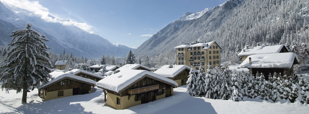 village montagne sous la neige